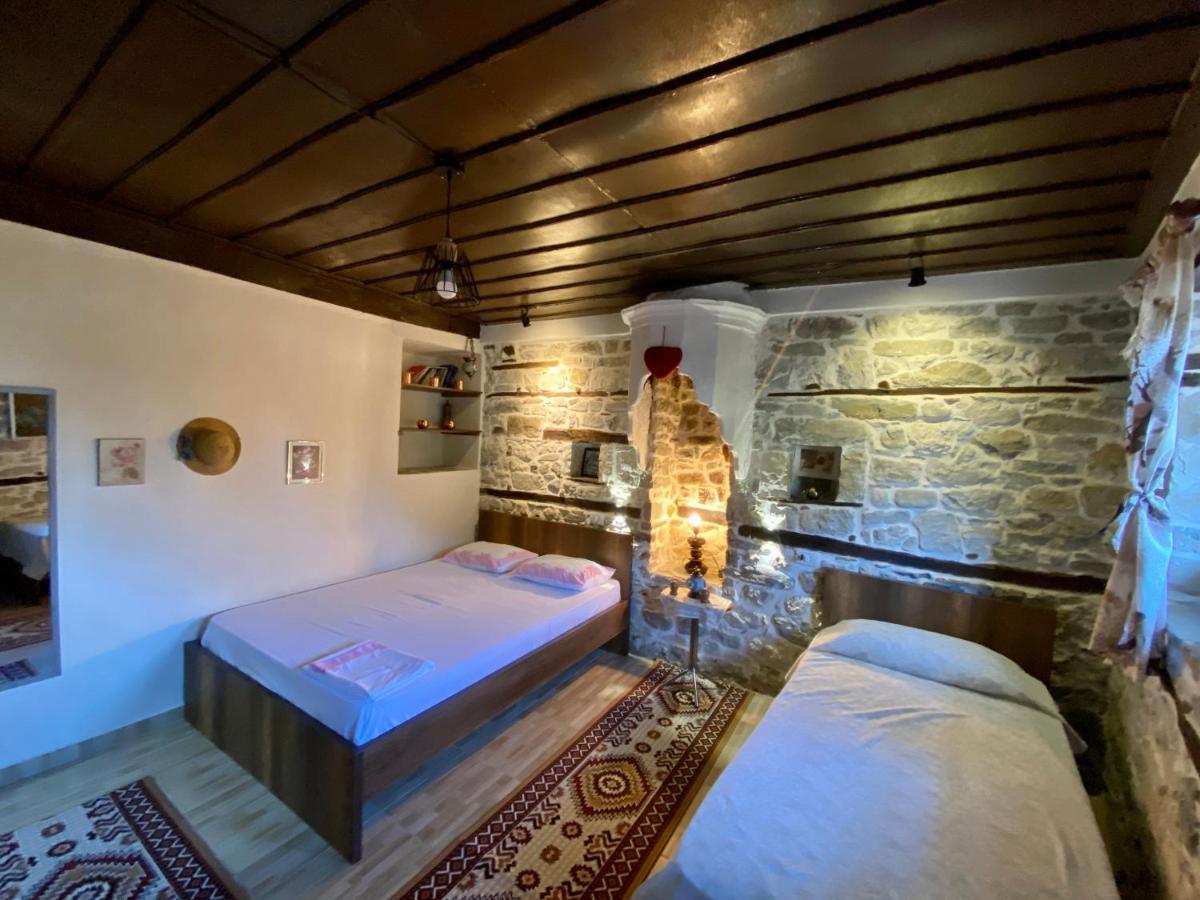 Restaurant & Guest House Semani Berat Exterior foto