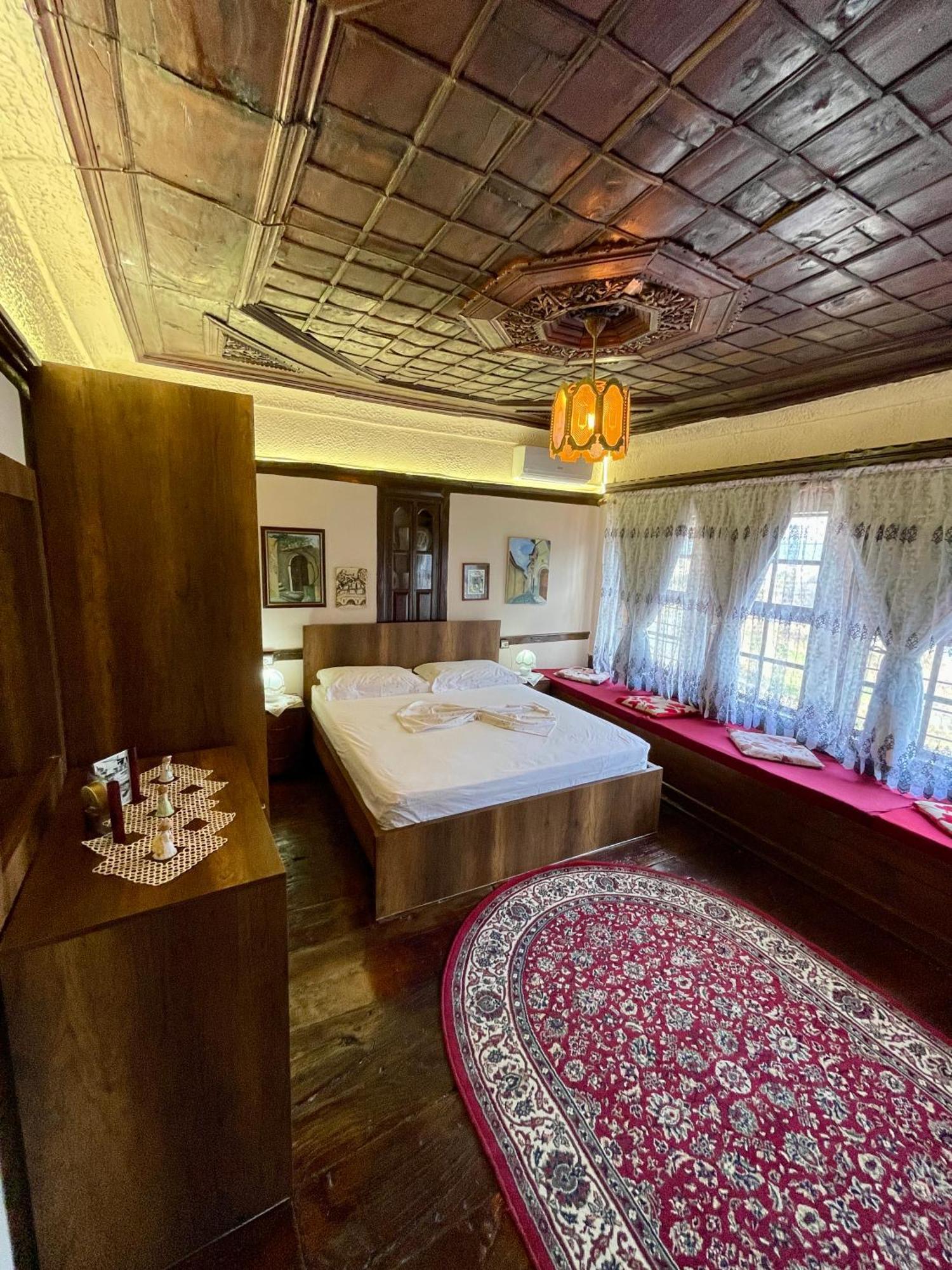 Restaurant & Guest House Semani Berat Exterior foto