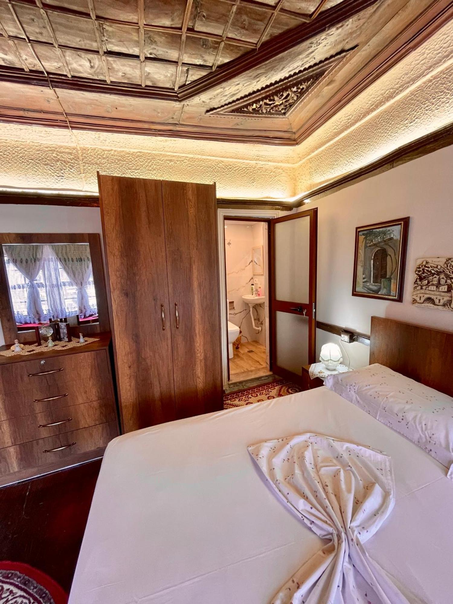 Restaurant & Guest House Semani Berat Exterior foto