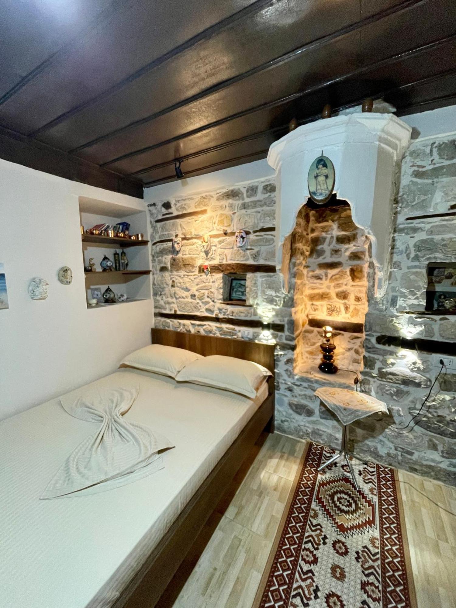 Restaurant & Guest House Semani Berat Exterior foto